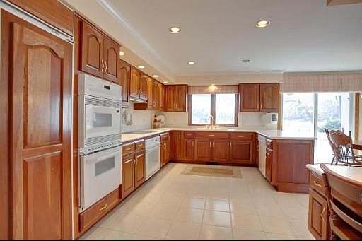 5th image of 21 Royal Vale Dr