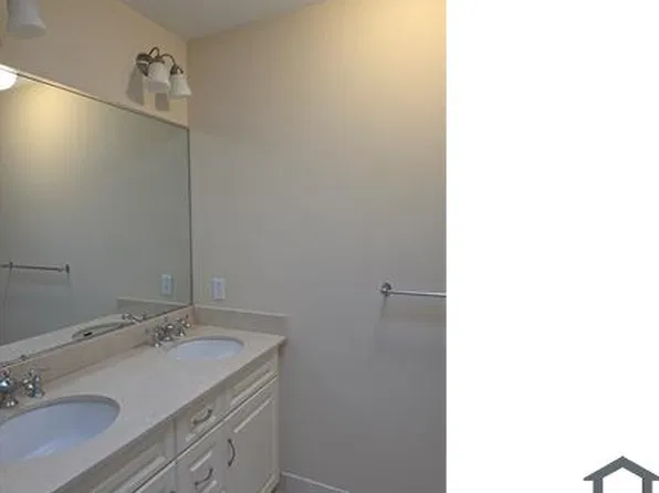 629 Hammond St, Brookline, MA 02467