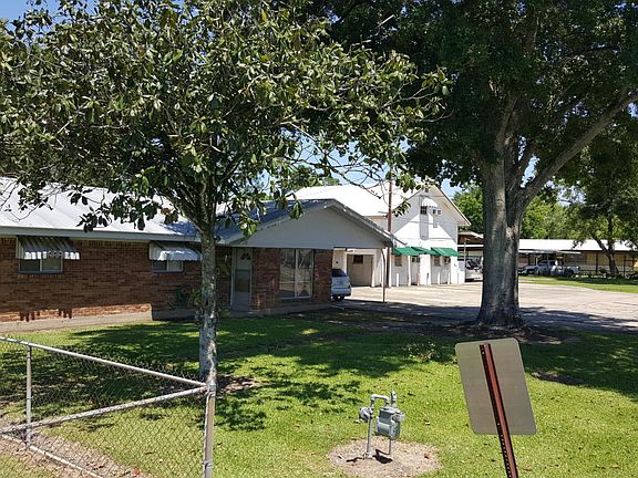 3rd image of 406 Fontelieu Dr