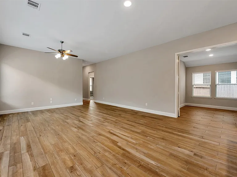 1328 Wicklow Forest St — Photo 12