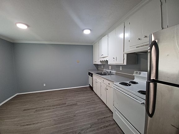 2nd image of 2085 Long St APT 6