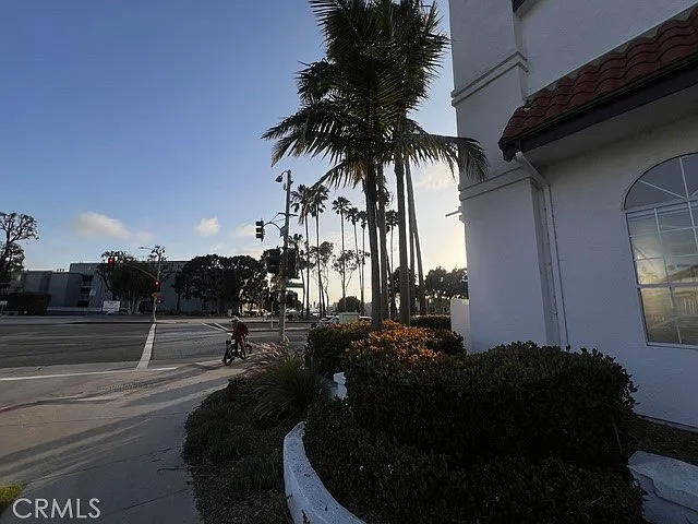 301 Diamond St #B — Photo 17