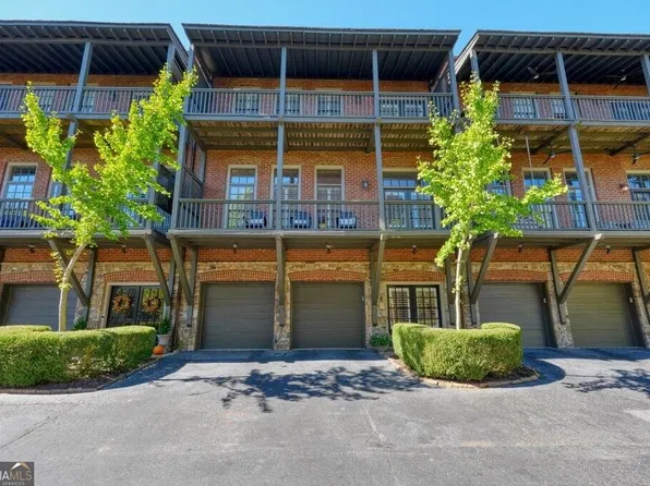 225 Founders Mill Ct, Roswell, GA 30075