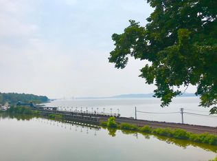 306 Kemeys Ave #306, Briarcliff Manor, NY 10510