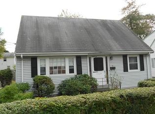 5 Bradlee Ct, Hyde Park, MA 02136