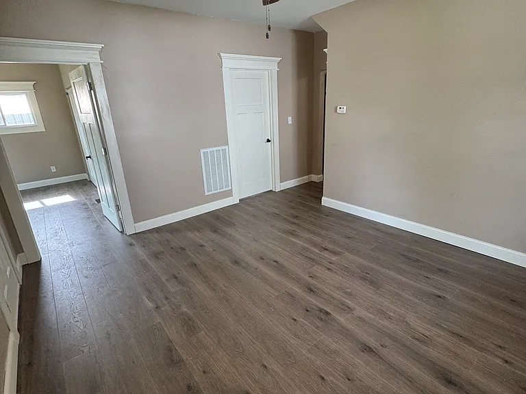 452 W Adams St #1 — Photo 13