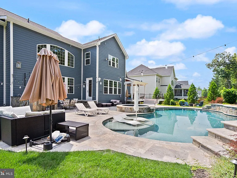 23297 Hastings Ridge Ct — Photo 41