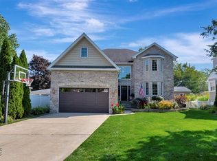231 S Adams St, Westmont, IL