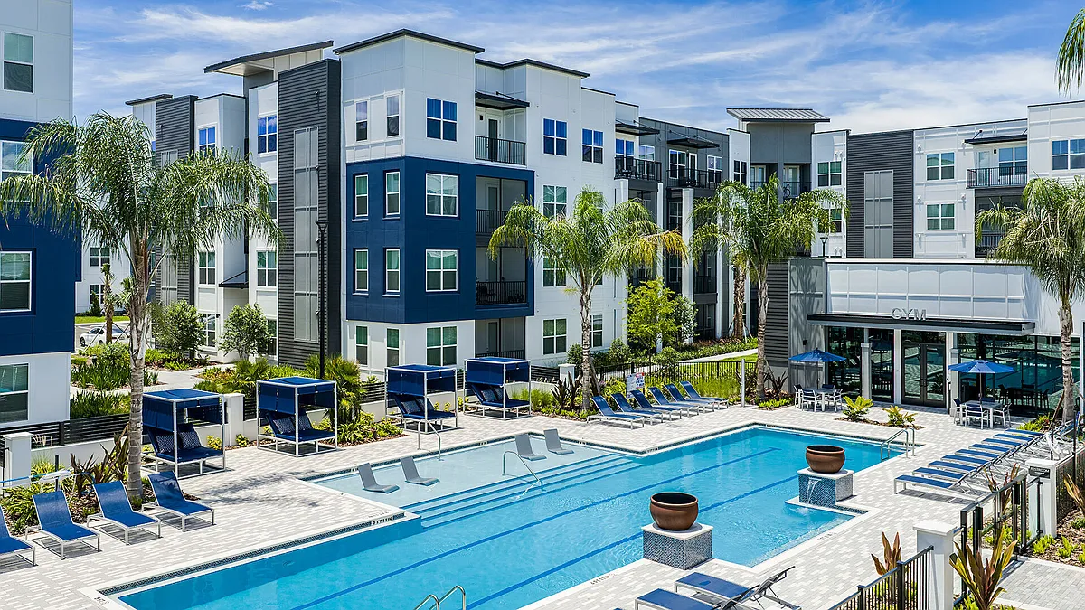 Photo 2 of 35 - Vue at the Ridge - Apopka, FL Building Photo - Vue at the Ridge