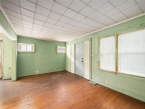 3rd image of 2053 N 32nd St
