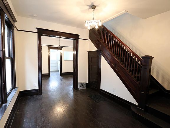 2nd image of 1176 Vinewood St