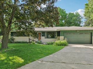 122 Violet Cir, Madison, WI 53714