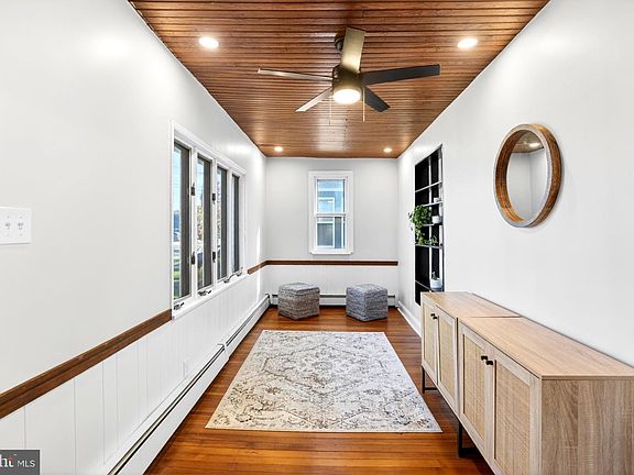 4th image of 112 Carlton Ave