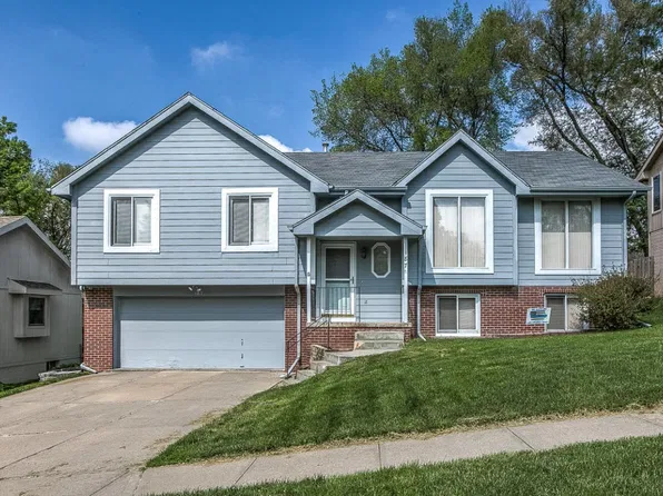 187 Woodbury Cir, Council Bluffs, IA 51503