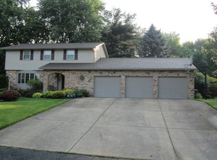 7260 Ashburton Cir NW, North Canton, OH 44720