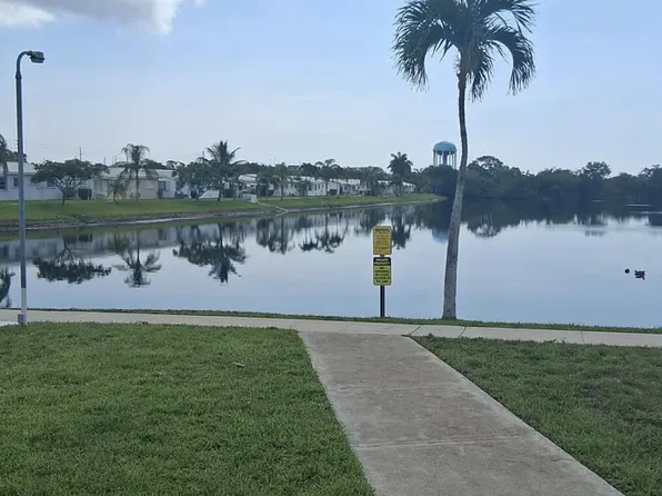 2200 PARK Lane #208, Hollywood, FL 33021