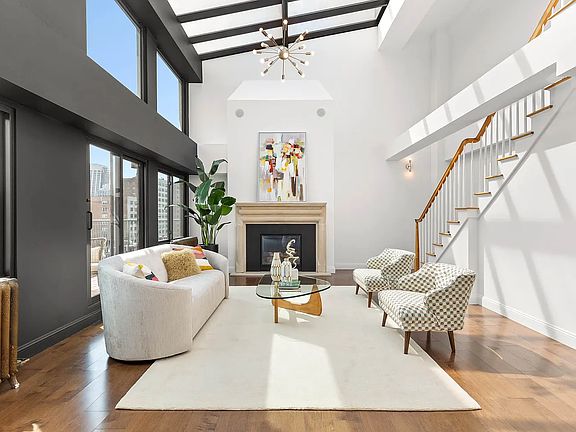 2nd image of 324 W 23rd St