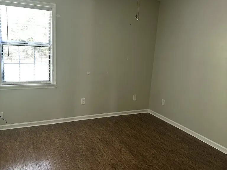 216 McFadden St — Photo 10