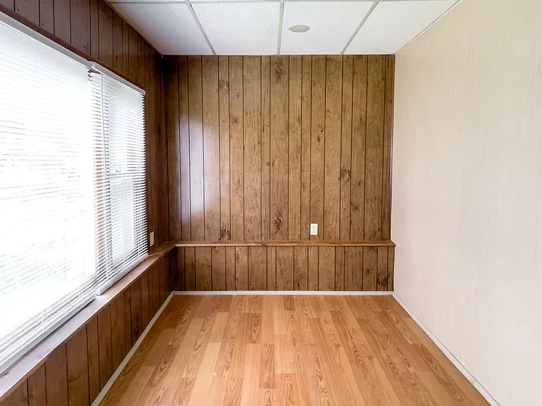 2217 S Jefferson St — Photo 28