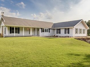 403 Morrissey Dr, North Prairie, WI 53153