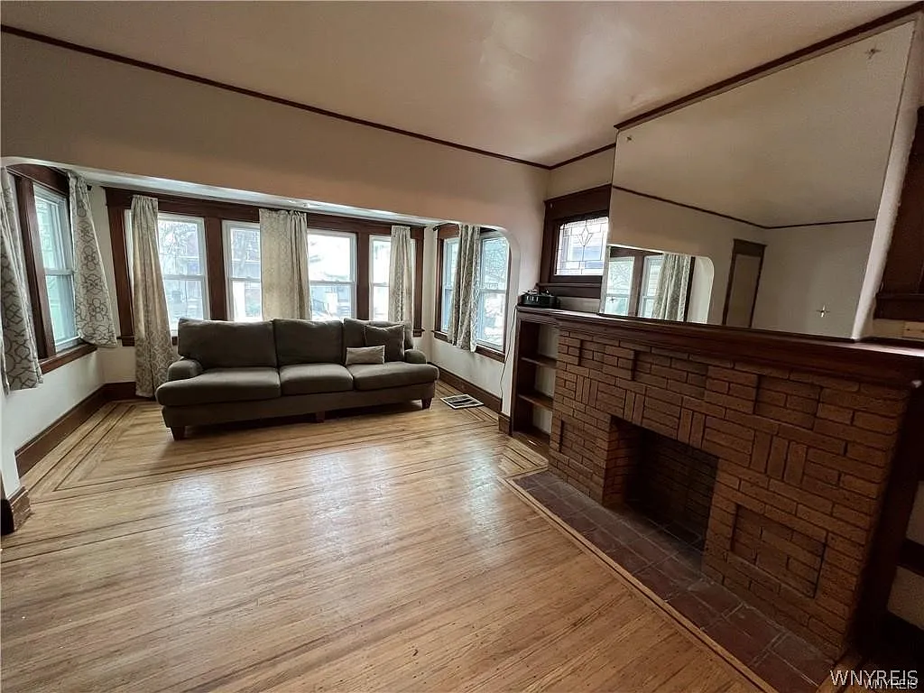 2 bed, 1.0 bath, 1037 sqft, $1,200 — Photo 4