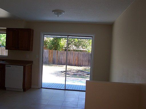 4th image of 4641 Carmel St