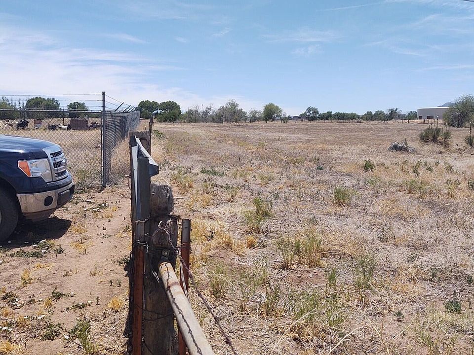 1st image of 921 E Road 1 N