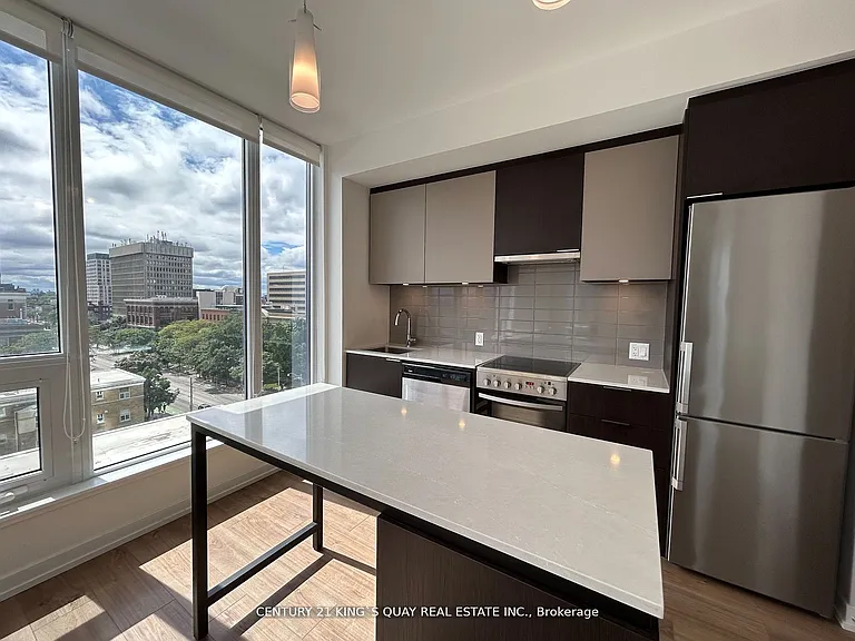 203 College St #702 — Photo 7