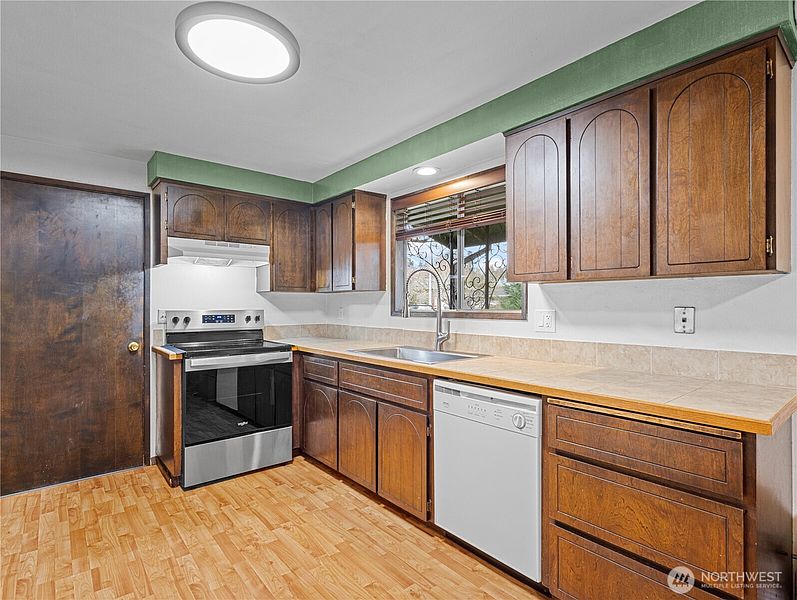 3rd image of 2701 NE 113th Street