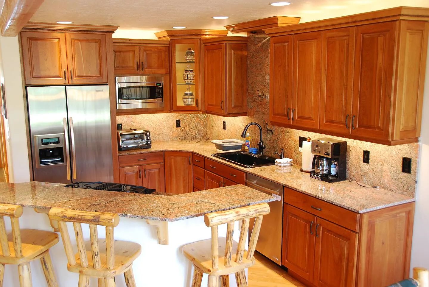 2 bed, 1728 sqft, $6,500 — Photo 2