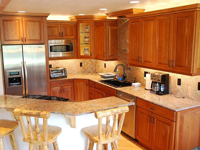 2410 Deer Lake Dr — Photo 2