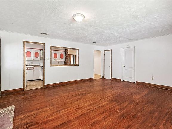 3rd image of 1405 Huron Ave