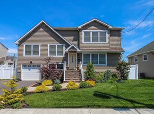 189 Lindbergh Ave, Oceanside, NY