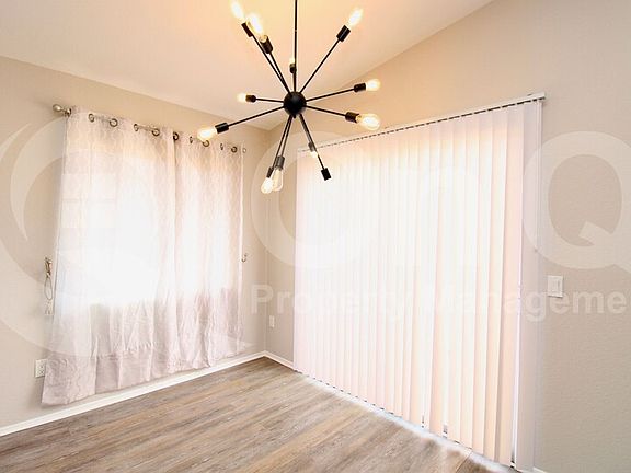 4th image of 808 W Malibu Dr