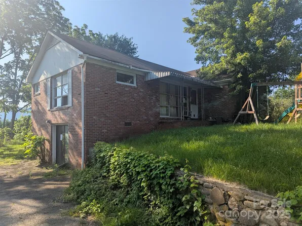 1397 Dutch Cove Rd, Canton, NC 28716