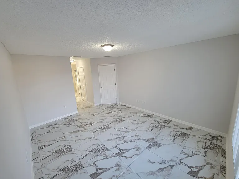 1907 Escambia Ln — Photo 15