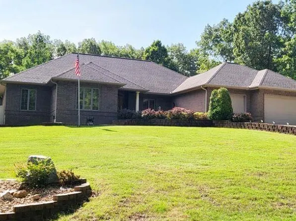960 Pebblecreek Dr, Mountain Home, AR 72653