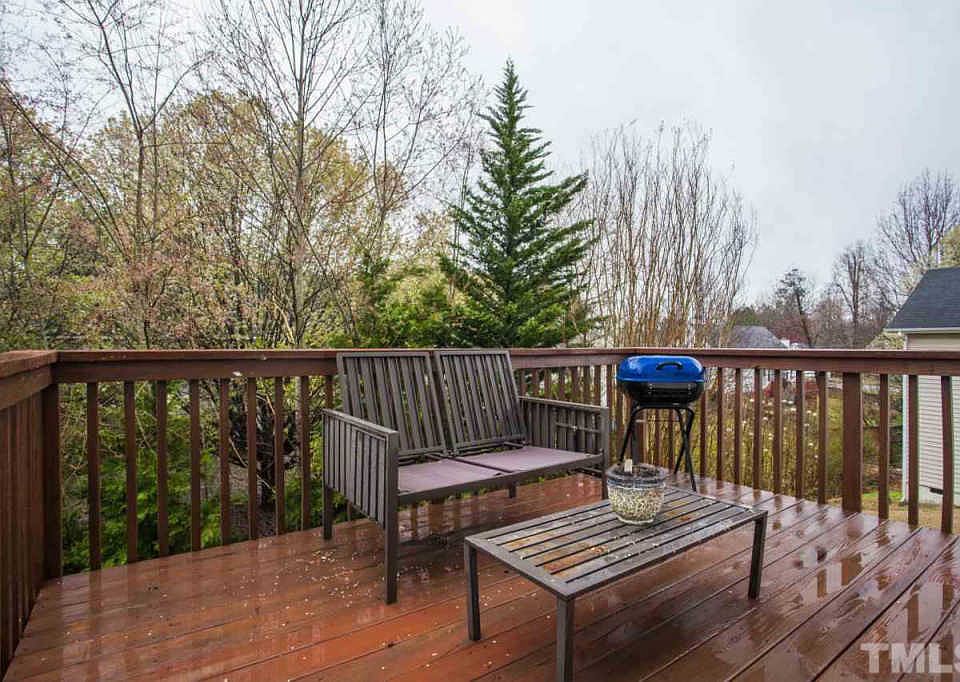2nd image of 815 Willowedge Ct