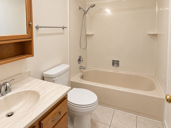 5th image of 10007 17th Pl S APT 2