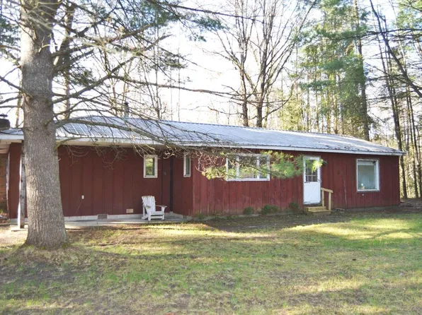 2238 Contour Dr, Roscommon, MI 48653