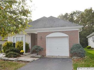 9 Autumn Rise Ln, Lakewood, NJ 08701
