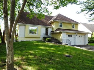 516 E 126th St, Olathe, KS 66061