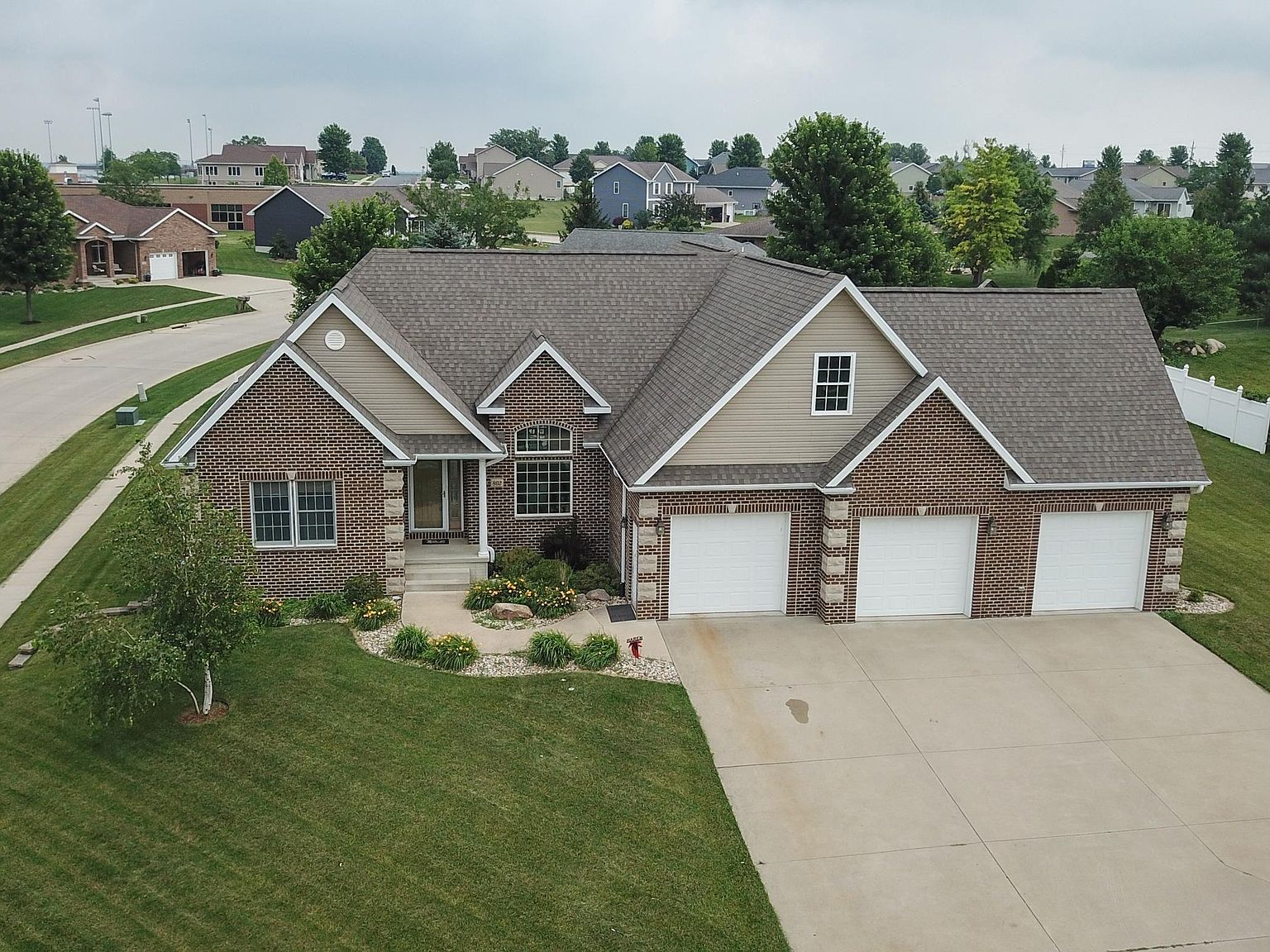 802 N Johnson St, Parkersburg, IA 50665 Zillow