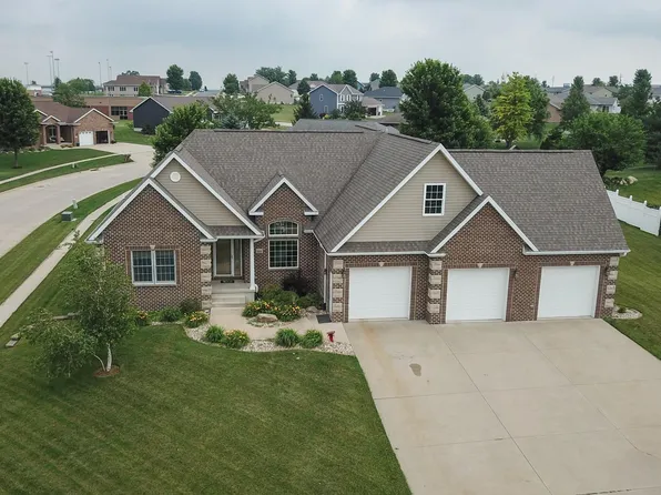 802 N Johnson St, Parkersburg, IA 50665