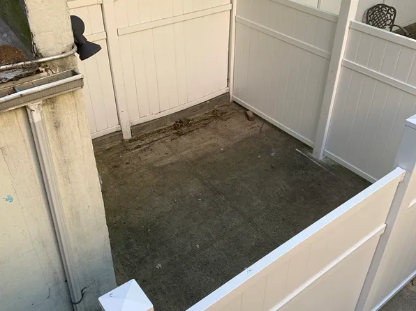 964 Gates Avenue G image 10 of 11