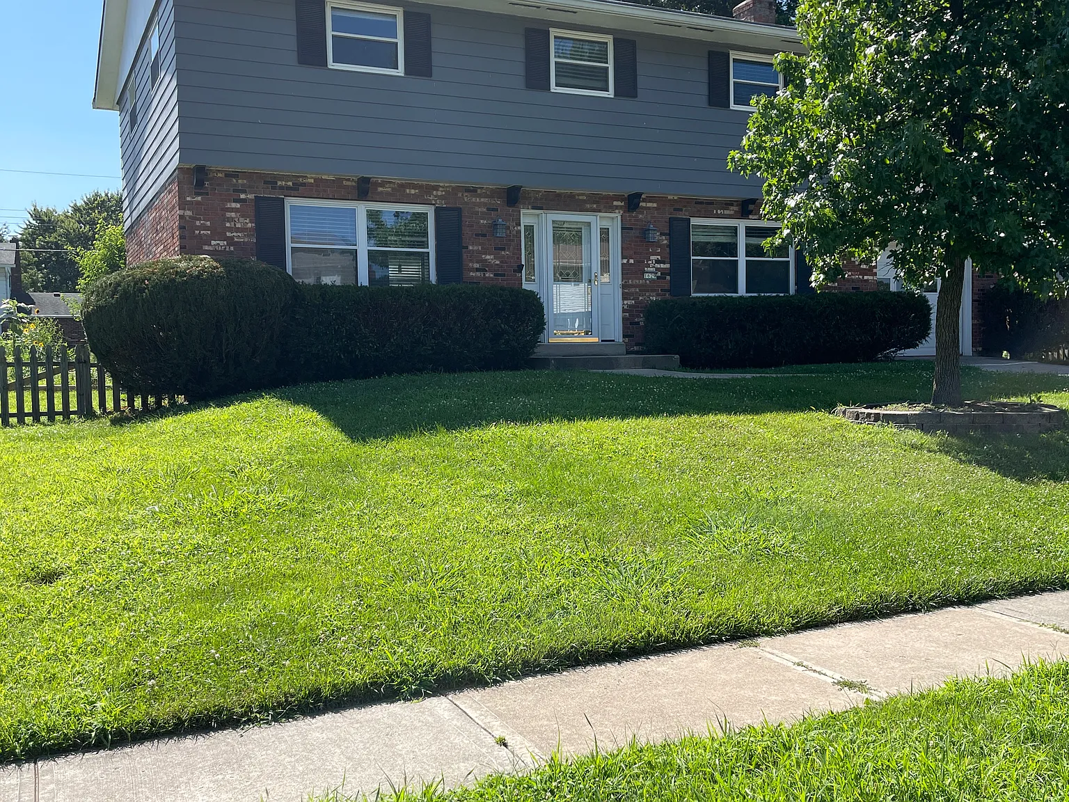 4 bed, 3.5 bath, 1813 sqft, $3,200 — Photo 2