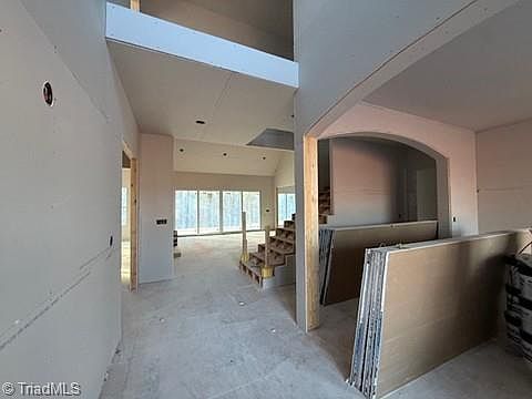 5th image of 539 Doub Rd