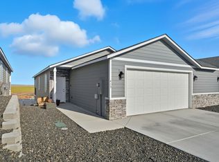 413 Bedrock Loop, West Richland, WA 99353