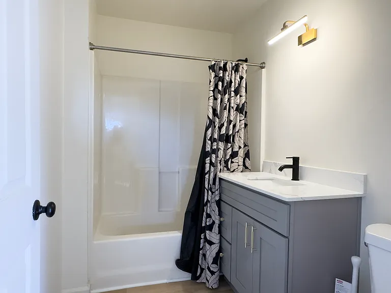 540 W Spain St — Photo 11
