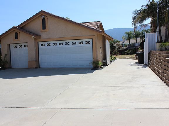 3rd image of 15237 Lake Breeze Cir